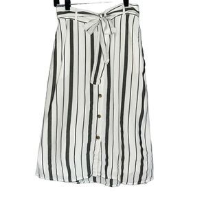 Loft Outlet gray & white striped button soft skirt 4‎